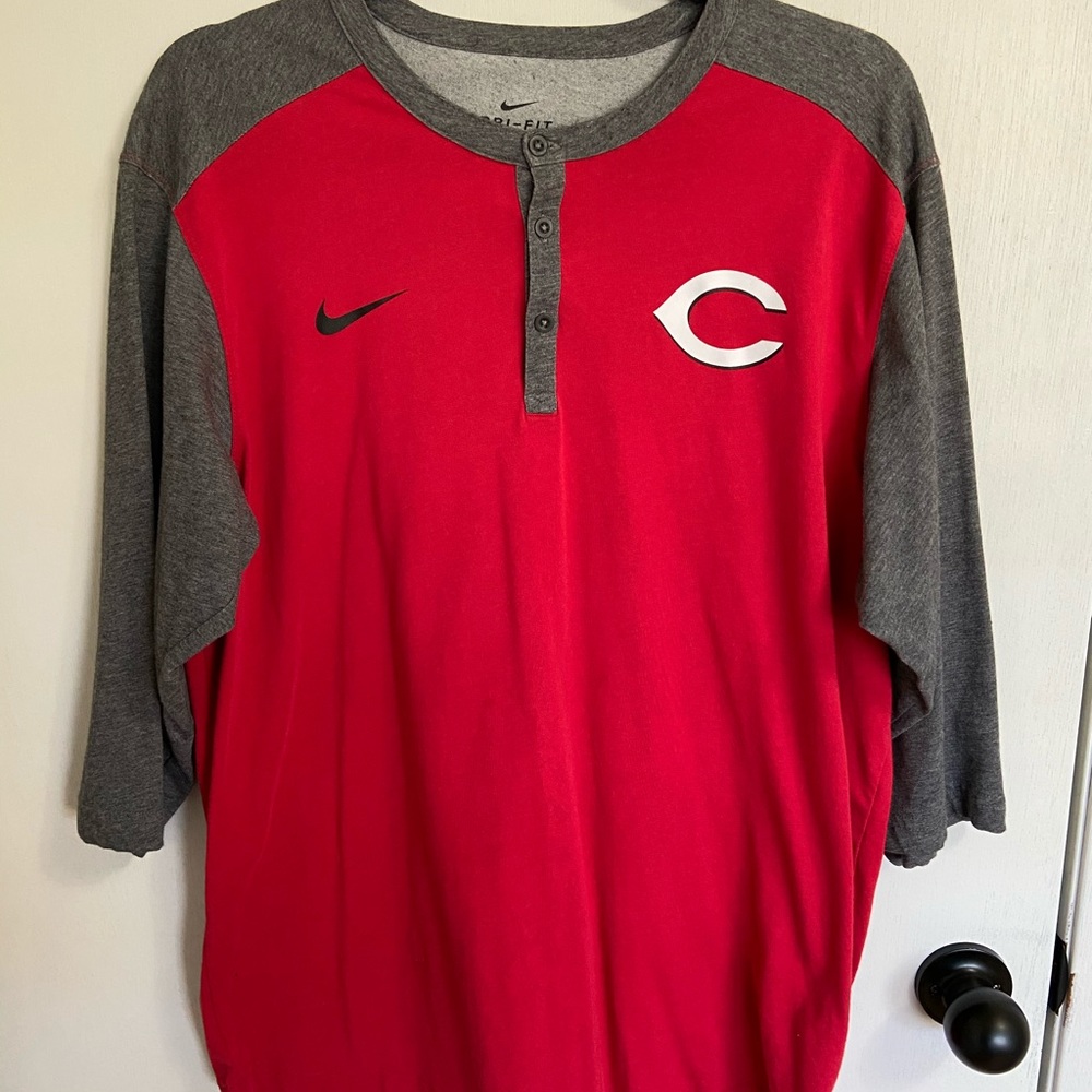 Cincinnati Reds Baseball Tee. NWOT Nike